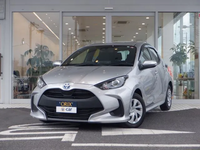 トヨタ ヤリス　ハイブリッド Ｘ